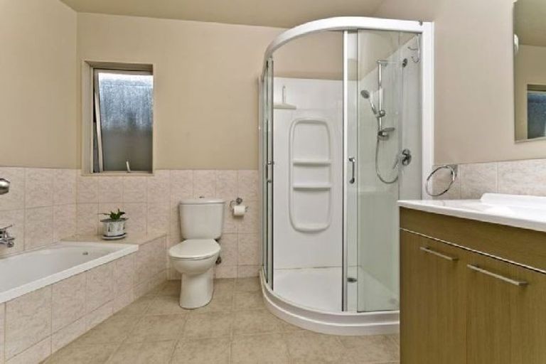 Photo of property in 14a Cypress Place, Sunnynook, Auckland, 0620