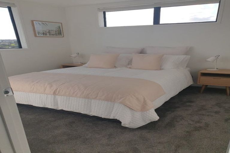Photo of property in 1b Hamurana Place, Te Atatu Peninsula, Auckland, 0610