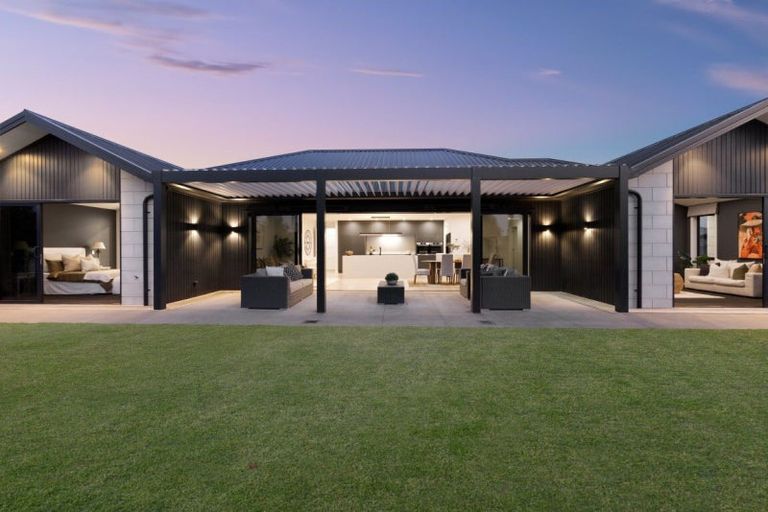 Photo of property in 52 Montiicola Drive, Papamoa Beach, Papamoa, 3118