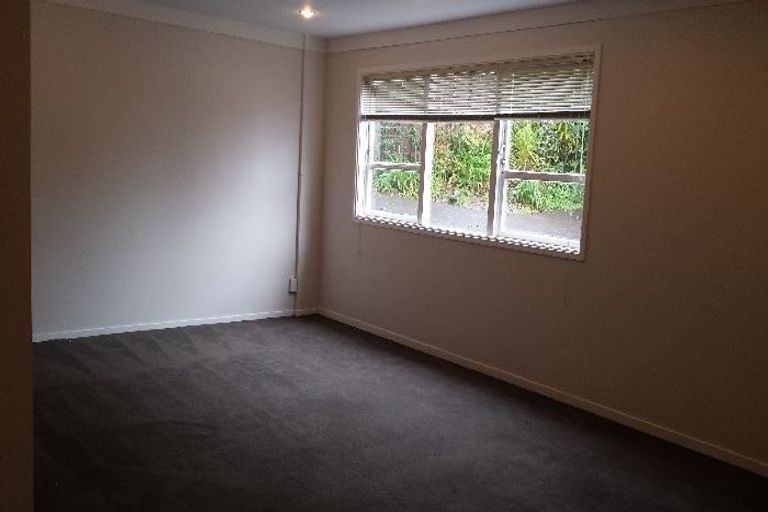 Photo of property in 1/36 Knightsbridge Drive, Forrest Hill, Auckland, 0620