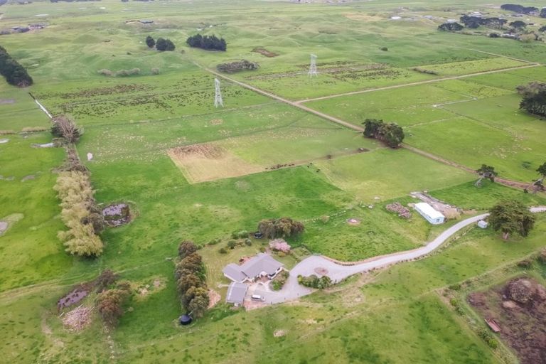 Photo of property in 105 Swamp Road, Te Horo, Otaki, 5581