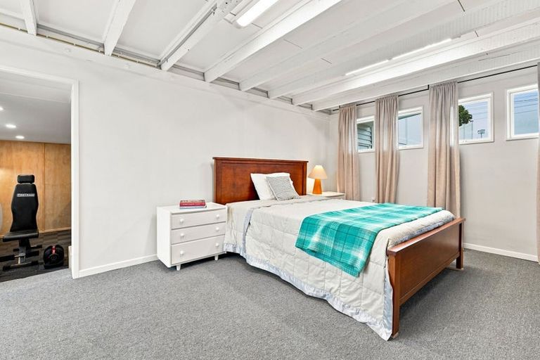 Photo of property in 1/77 Birkdale Road, Birkdale, Auckland, 0626