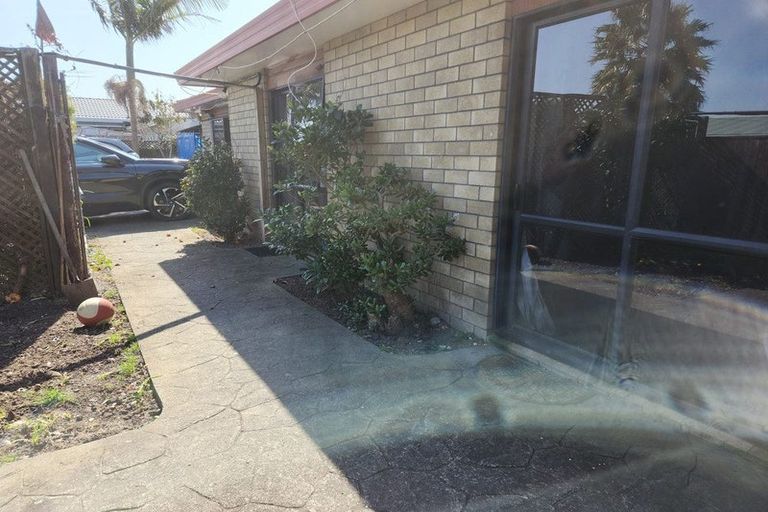 Photo of property in 32 Trimdon Street, Randwick Park, Auckland, 2105