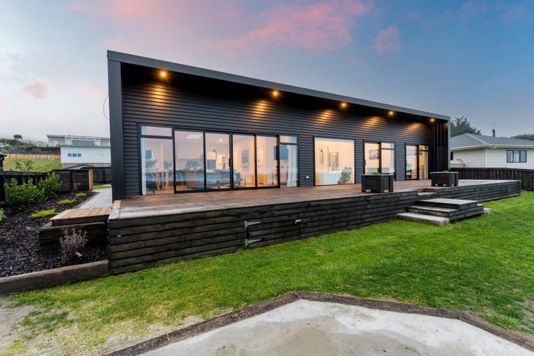 Photo of property in 10 Okahau Terrace, Warrington, 9471