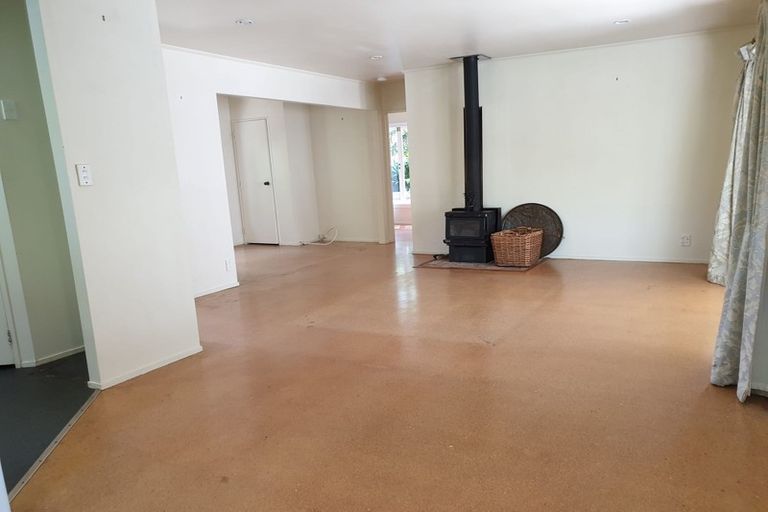 Photo of property in 218 Wade River Road, Wade Heads, Whangaparaoa, 0932