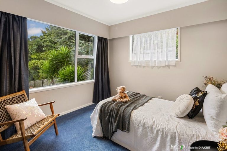 Photo of property in 7 Nuffield Street, Tawa, Wellington, 5028