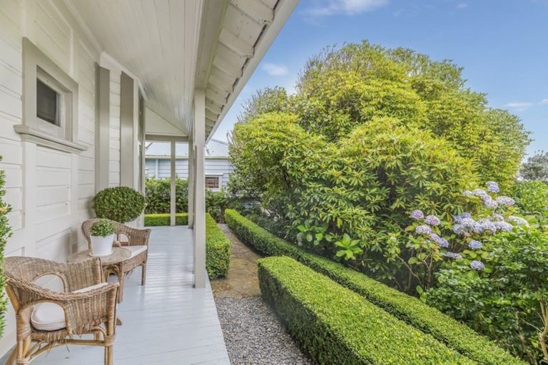 Photo of property in 23 Moana Road, Kelburn, Wellington, 6012