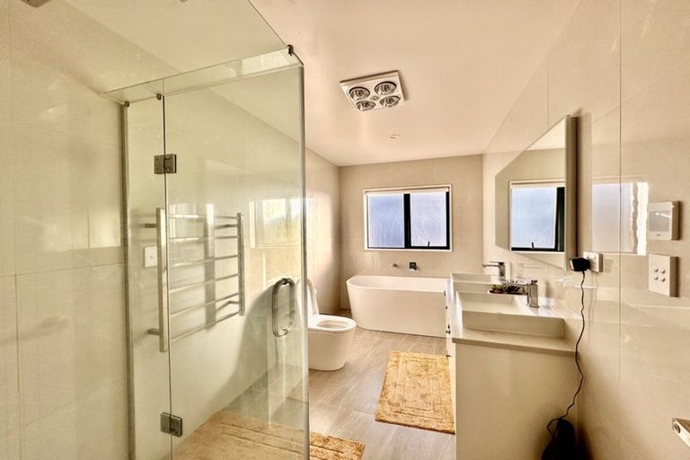 Photo of property in 84 Mettam Drive, Swanson, Auckland, 0614