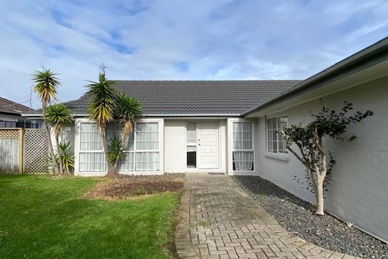 Photo of property in 6 Palmcrest Grove, Highland Park, Auckland, 2010