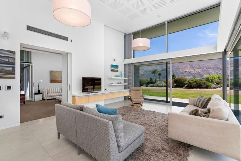 Photo of property in 311 Beacon Point Road, Wanaka, 9305