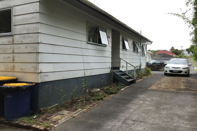 Photo of property in 4/52 Tudor Road, Henderson, Auckland, 0610