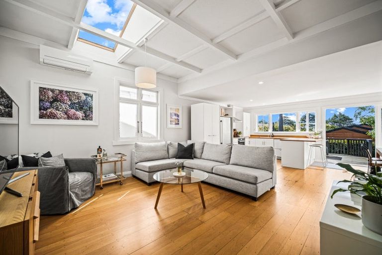Photo of property in 35 Formby Avenue, Point Chevalier, Auckland, 1022