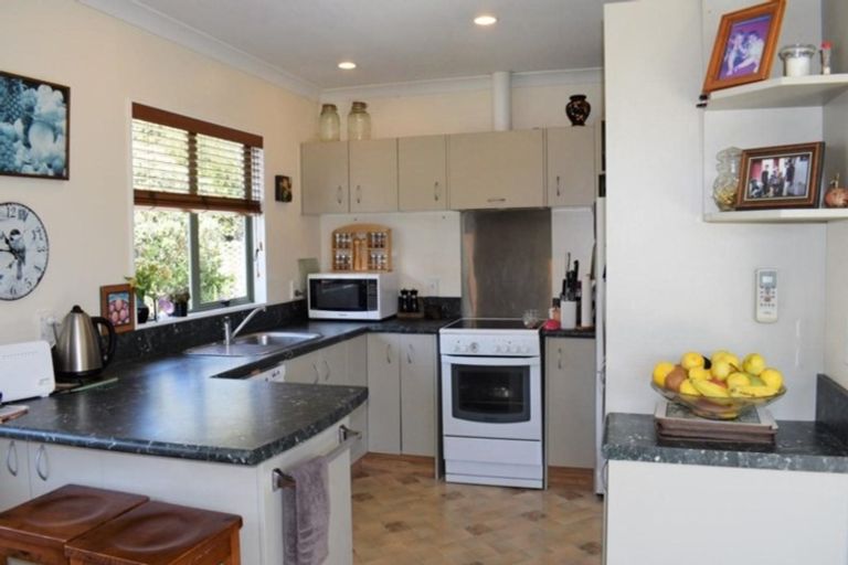 Photo of property in 57b Kirk Street, Otaki, 5512