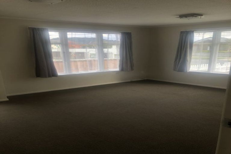 Photo of property in 1/6 Oxford Crescent, Ebdentown, Upper Hutt, 5018