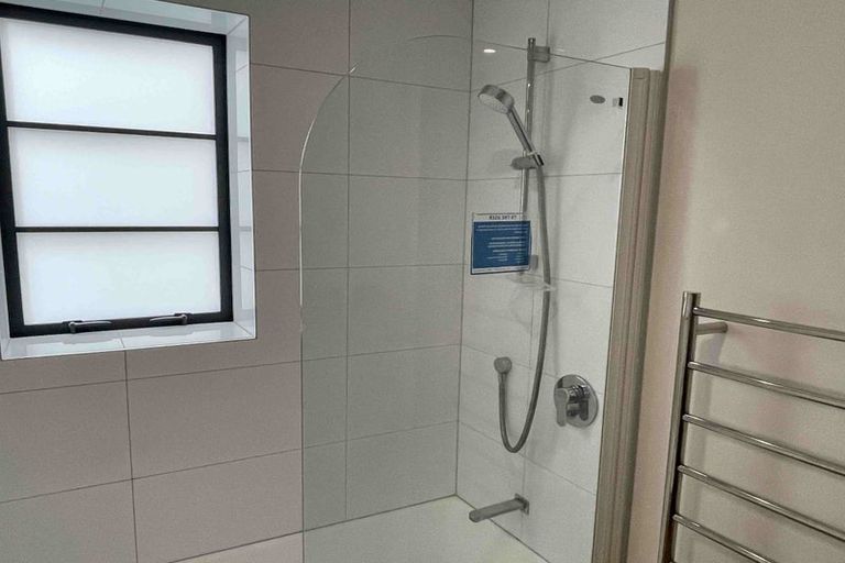 Photo of property in Westhaven Apartments, 13/127 Molesworth Street, Thorndon, Wellington, 6011