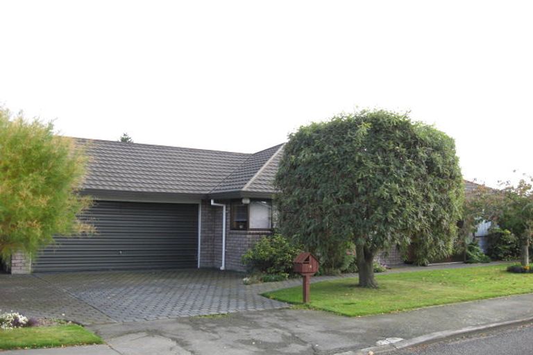 Photo of property in 16 Nyoli Street, Northcote, Christchurch, 8052