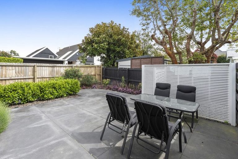 Photo of property in 2/76 Hinau Street, Riccarton, Christchurch, 8041