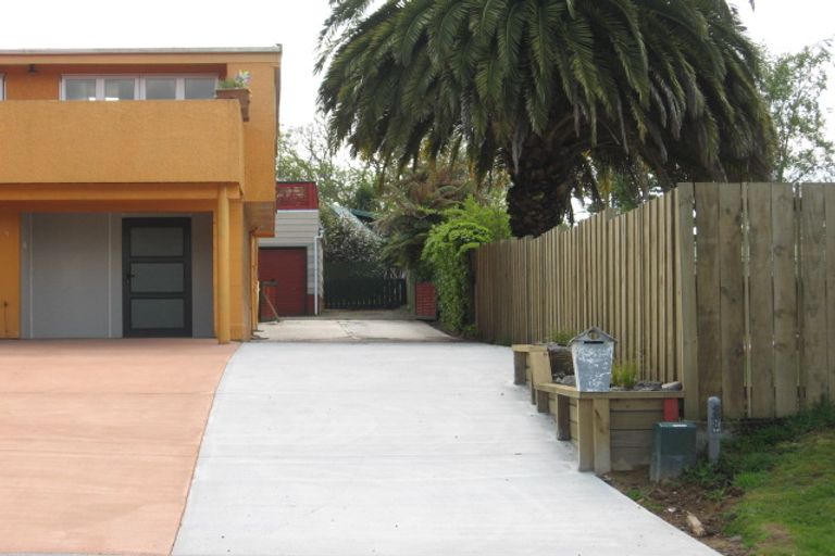 Photo of property in 3a Tirita Street, Kawaha Point, Rotorua, 3010