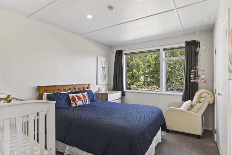 Photo of property in 10 Holford Street, Westown, New Plymouth, 4310