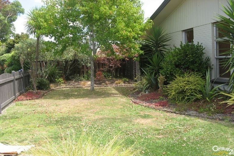 Photo of property in 1/28 Bramley Drive, Farm Cove, Auckland, 2012