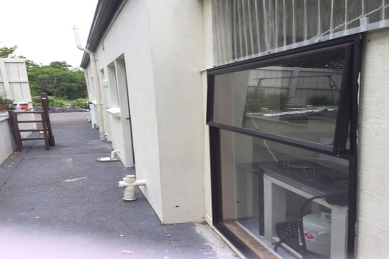 Photo of property in 19 Oakford Park Crescent, Greenhithe, Auckland, 0632