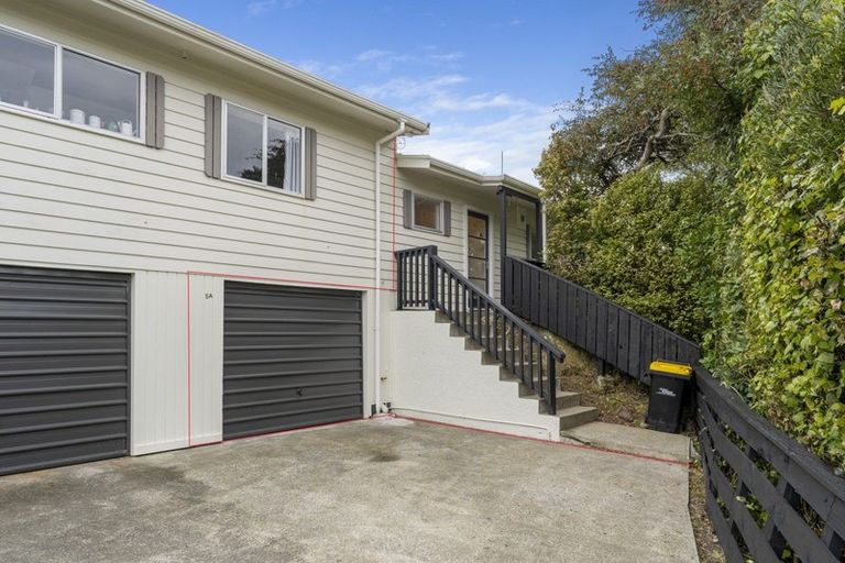 Photo of property in 5a Julia Place, Tawa, Wellington, 5028