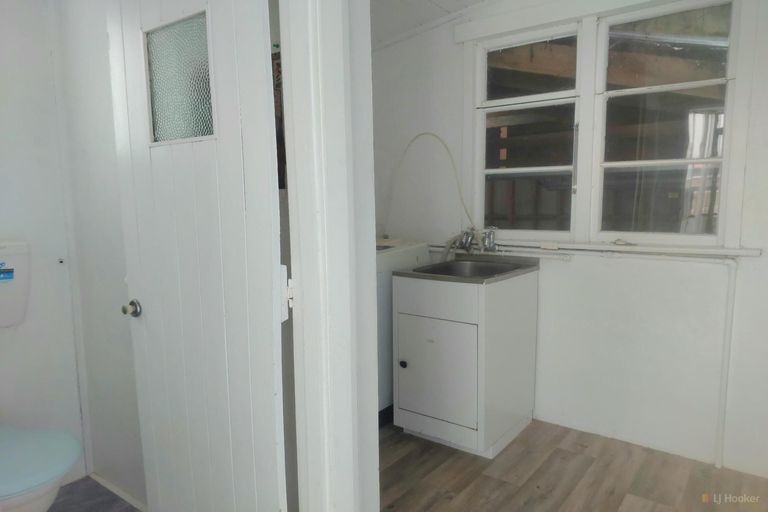 Photo of property in 53 Rhodes Street, Waimate, 7924