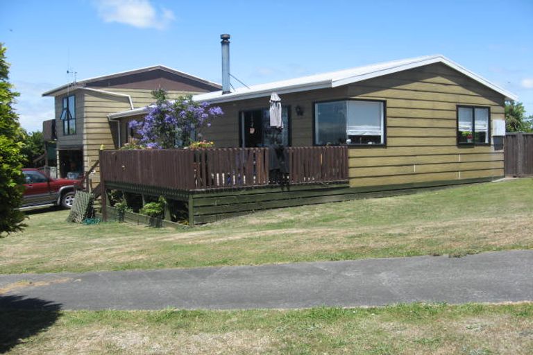 Photo of property in 12 Sunrise Heights, Feilding, 4702