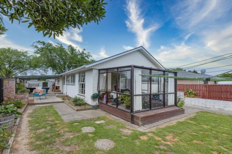 Photo of property in 14 Ramore Place, Redwood, Christchurch, 8051