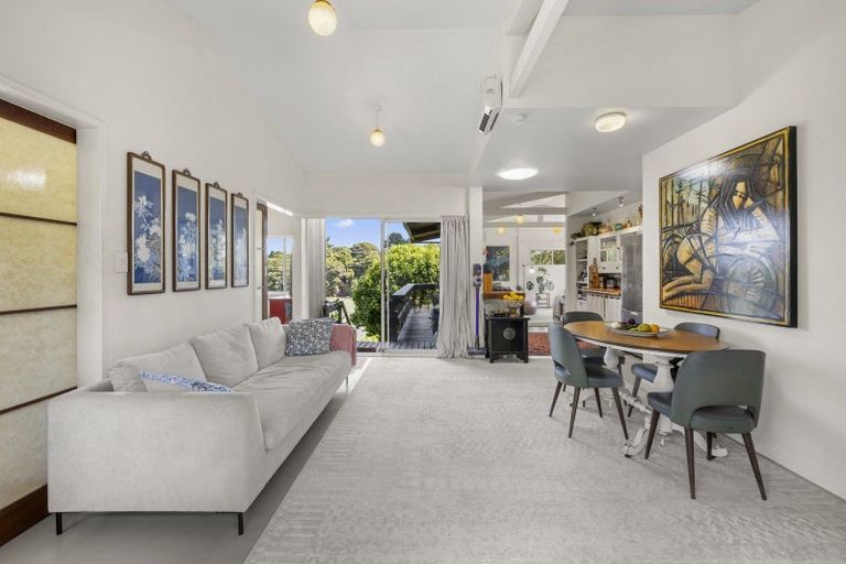 Photo of property in 25 Smith Street, Raglan, 3225