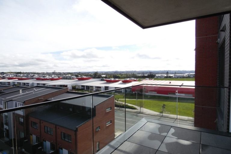 Photo of property in 401/57 Mapou Road, Hobsonville, Auckland, 0616