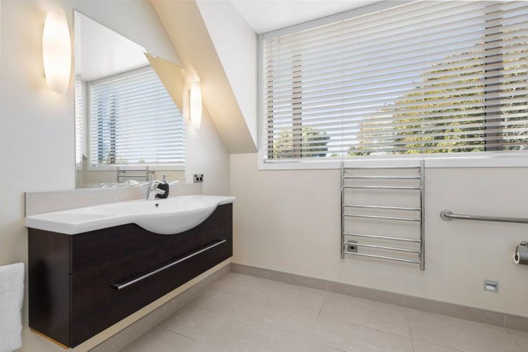 Photo of property in 16 Le Quesnoy Place, Cambridge, 3434