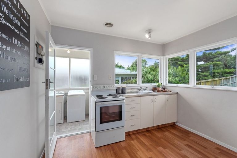 Photo of property in 2/5 Margaret Place, Milford, Auckland, 0620