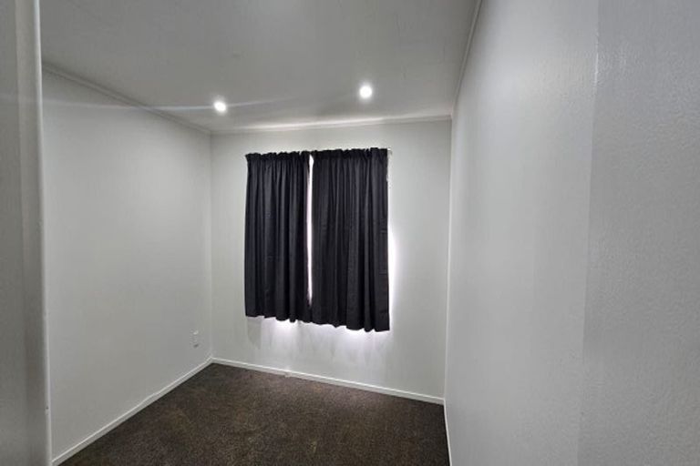 Photo of property in 2 Tuna Place, Manurewa, Auckland, 2102