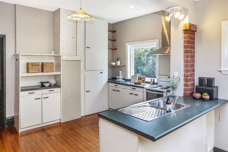 Photo of property in 26 Gamblins Road, Saint Martins, Christchurch, 8022