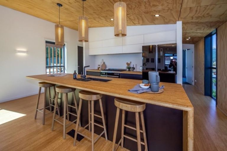 Photo of property in 8 Jahan Lane, Cashmere, Christchurch, 8022