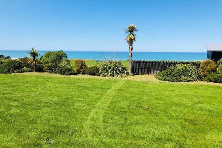 Photo of property in 37 Rochdale Road, Riversdale Beach, Masterton, 5872