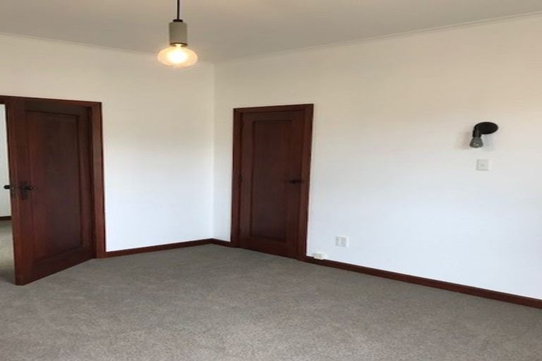 Photo of property in 6 Wayside, Miramar, Wellington, 6022