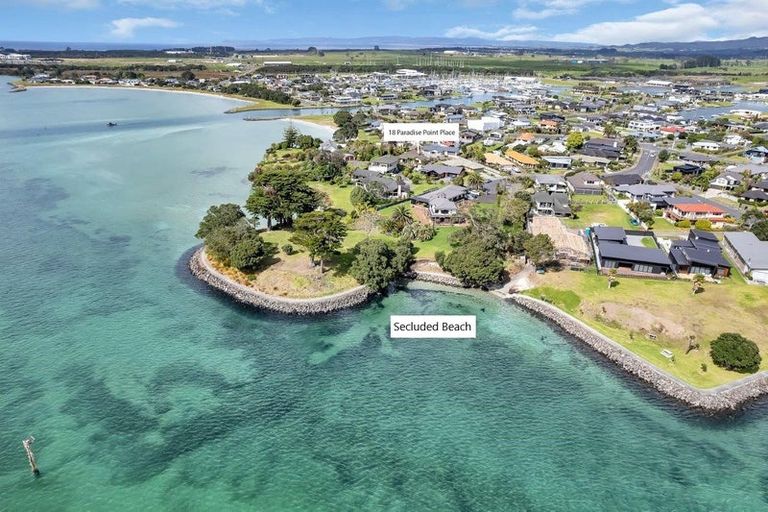 Photo of property in 18 Paradise Point Place, One Tree Point, 0118