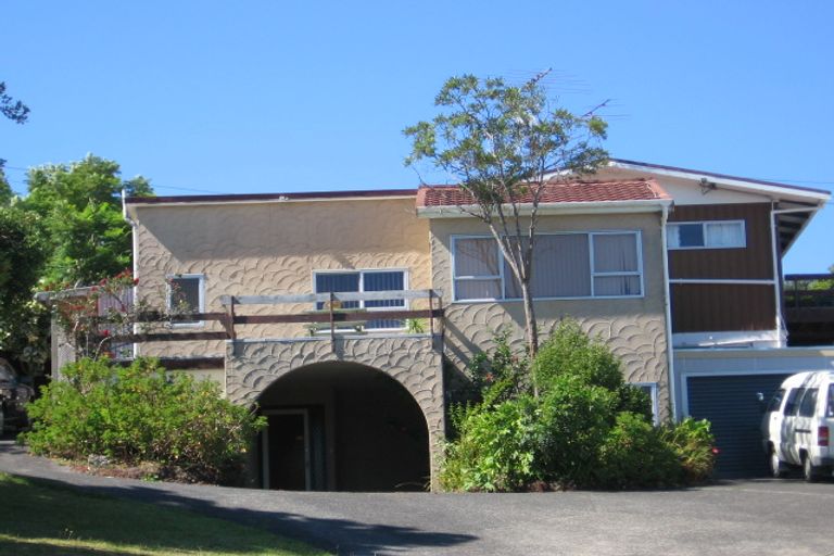 Photo of property in 1/527 Beach Road, Murrays Bay, Auckland, 0630