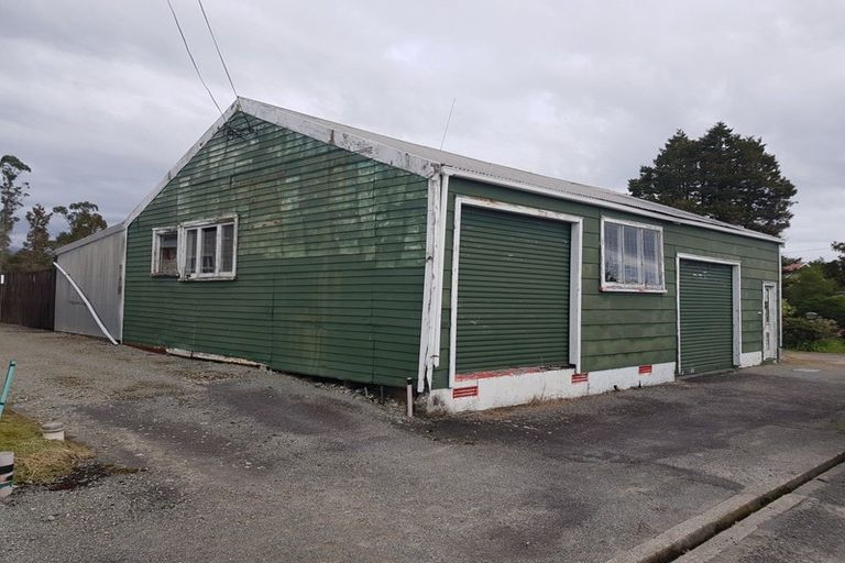 Photo of property in 126 Brougham Street, Westport, 7825