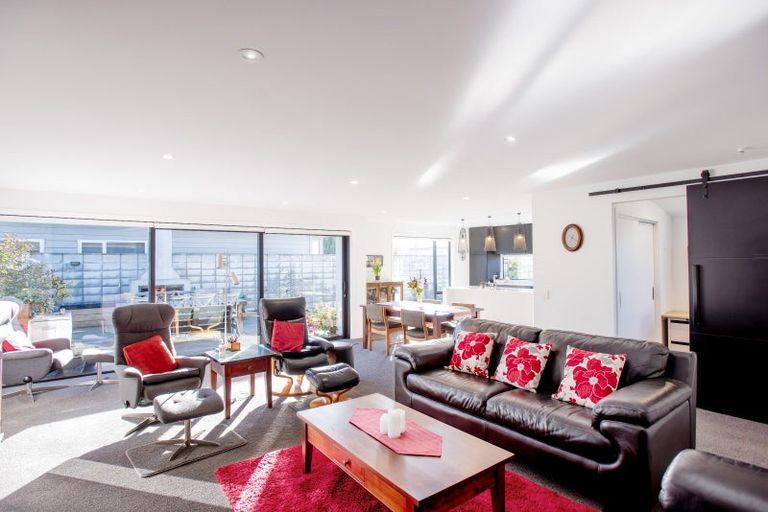 Photo of property in 218 Park Street, Winton, 9720