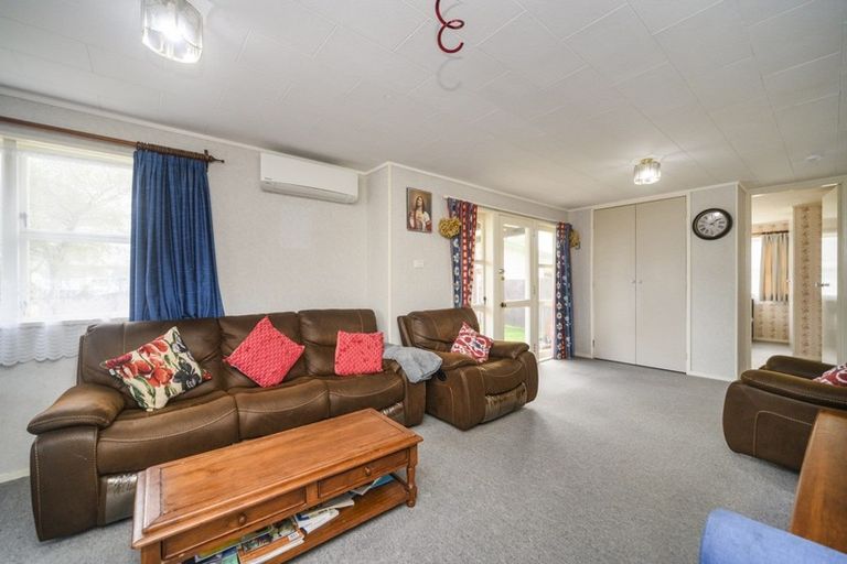 Photo of property in 33 Suzanne Grove, Kelvin Grove, Palmerston North, 4414