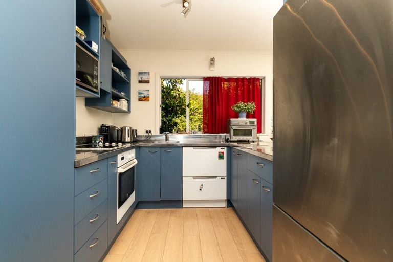 Photo of property in 57 Knights Road, Rothesay Bay, Auckland, 0630