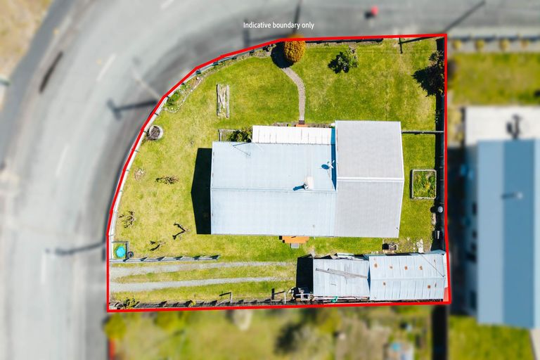 Photo of property in 32 Rata Road, Twizel, 7901