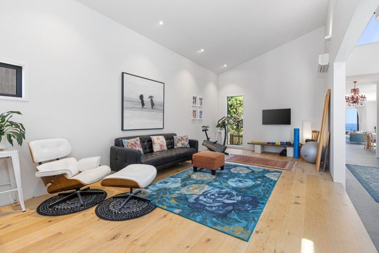 Photo of property in 411 Oaia Road, Muriwai, 0881