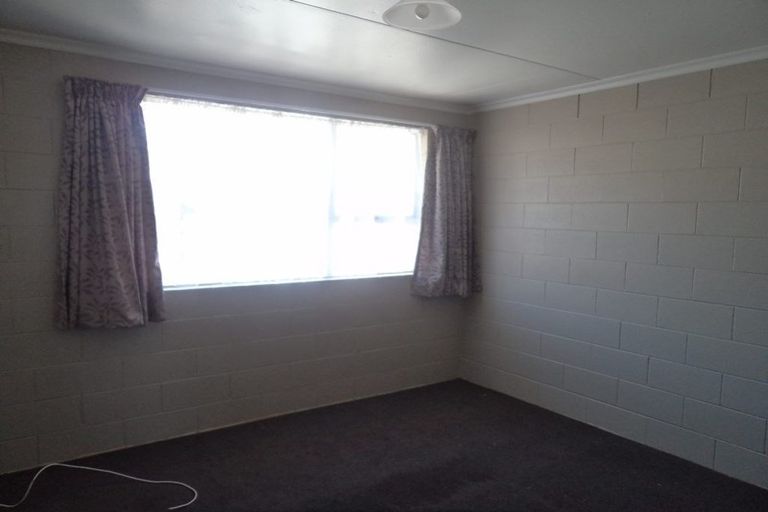Photo of property in 2/7 Cameron Street, Papakura, 2110