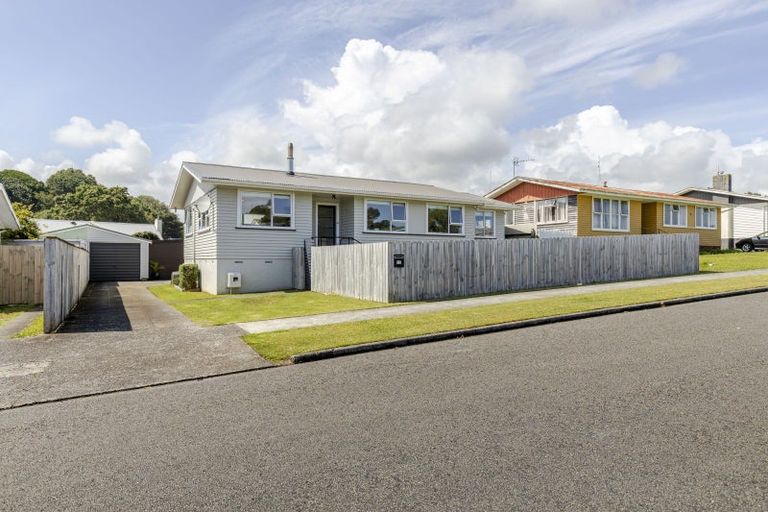 Photo of property in 19 Grenville Street, Marfell, New Plymouth, 4310