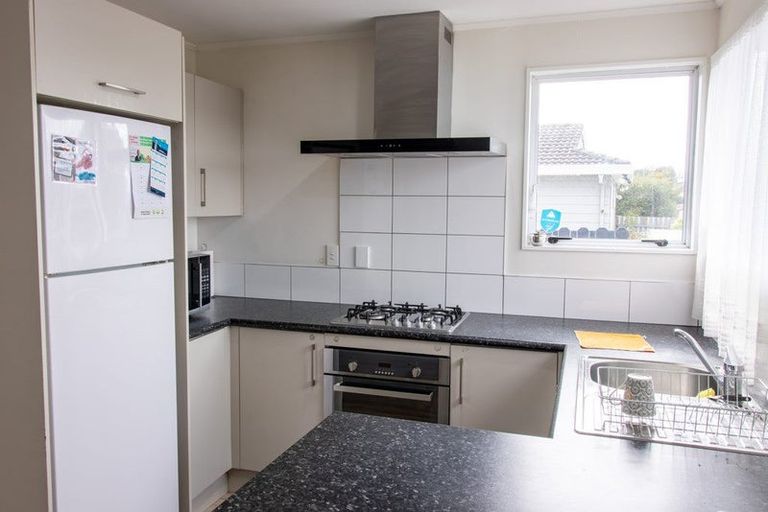 Photo of property in 2/17 Trimdon Street, Randwick Park, Auckland, 2105