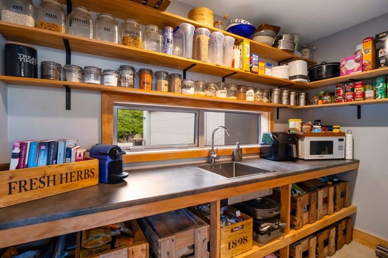 Photo of property in 33 Hakao Road, Minden, Tauranga, 3171